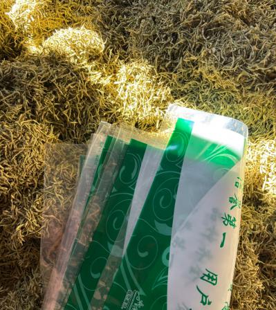 金银花有哪几个产地？金银花的功效与作用是什么？金银花是不是药食两用中药材？